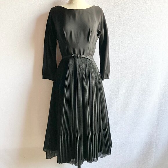 1950s Black Fit & Flare Pleated Skirt Dress - Picture 1 of 12
